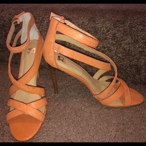 Women’s Peach Heels!
